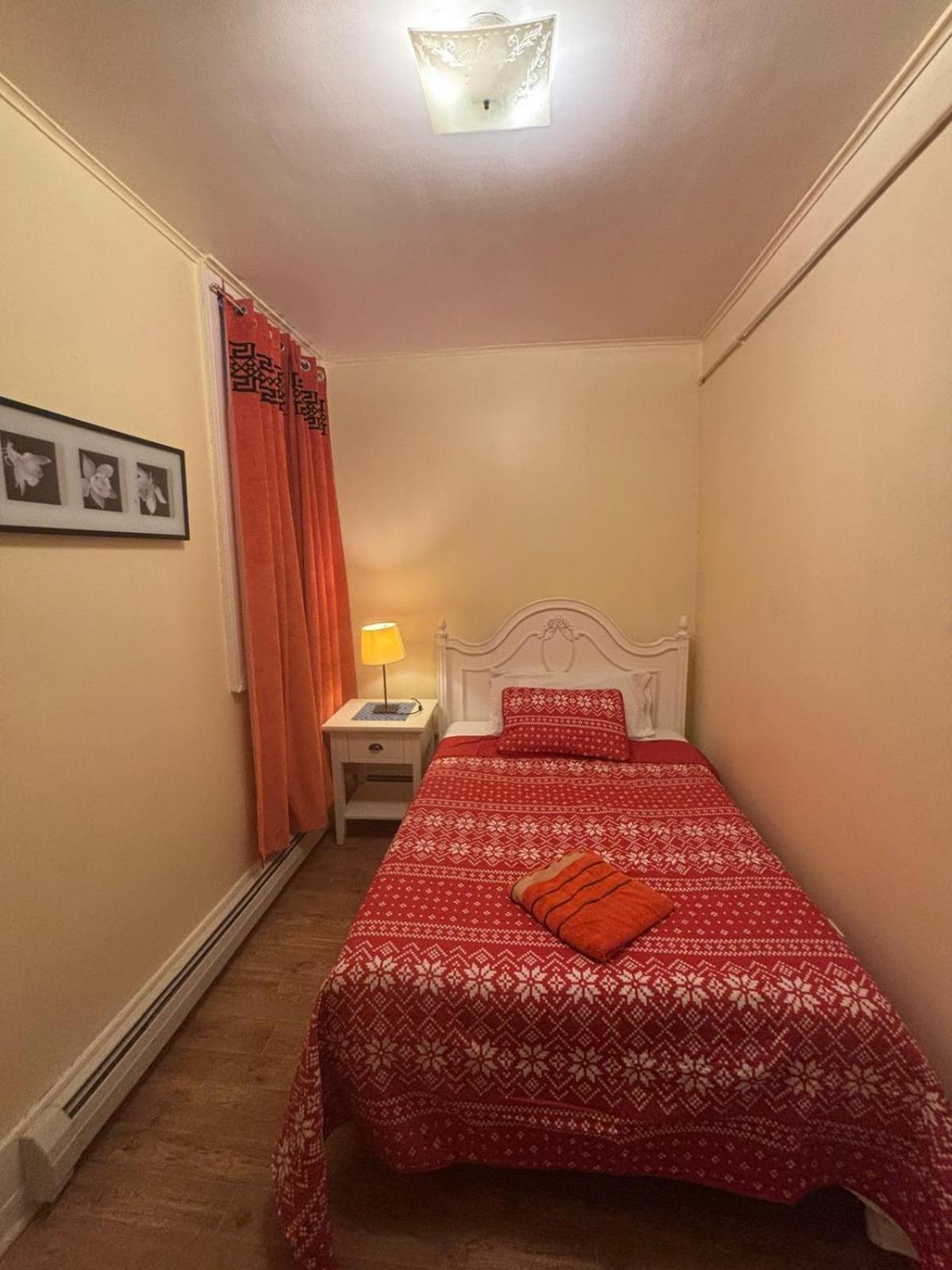 Penn Station Room Motel Casa Newark Esterno foto